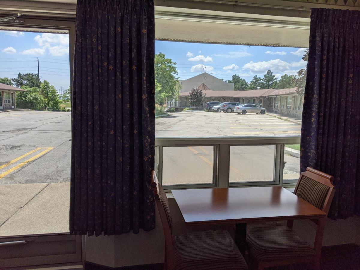 Vaughan Inn Brampton Ngoại thất bức ảnh