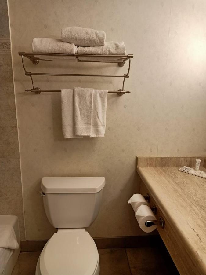 Vaughan Inn Brampton Ngoại thất bức ảnh